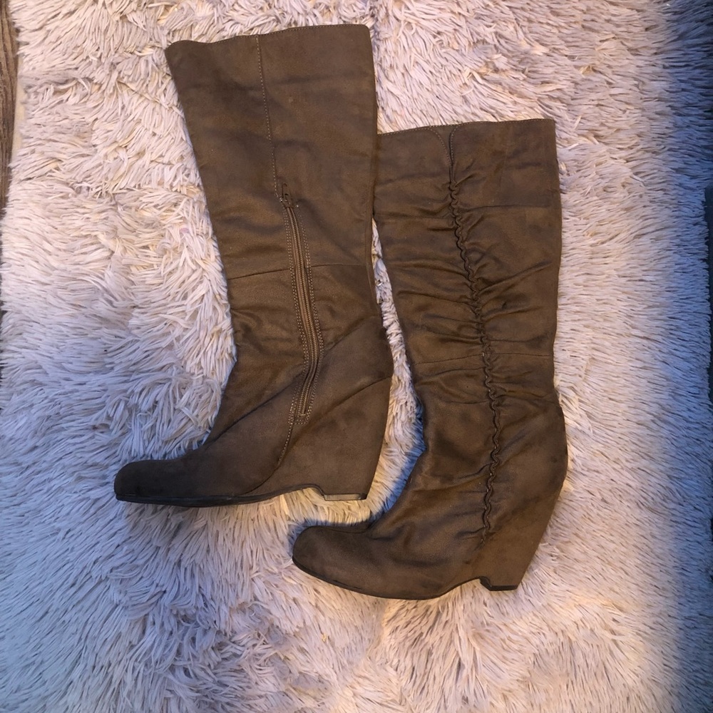 Winter helled high boots 9.5